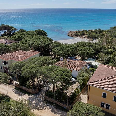Casa Donatella, In Riva Al Mare! Villa Cala Liberotto Bagian luar foto