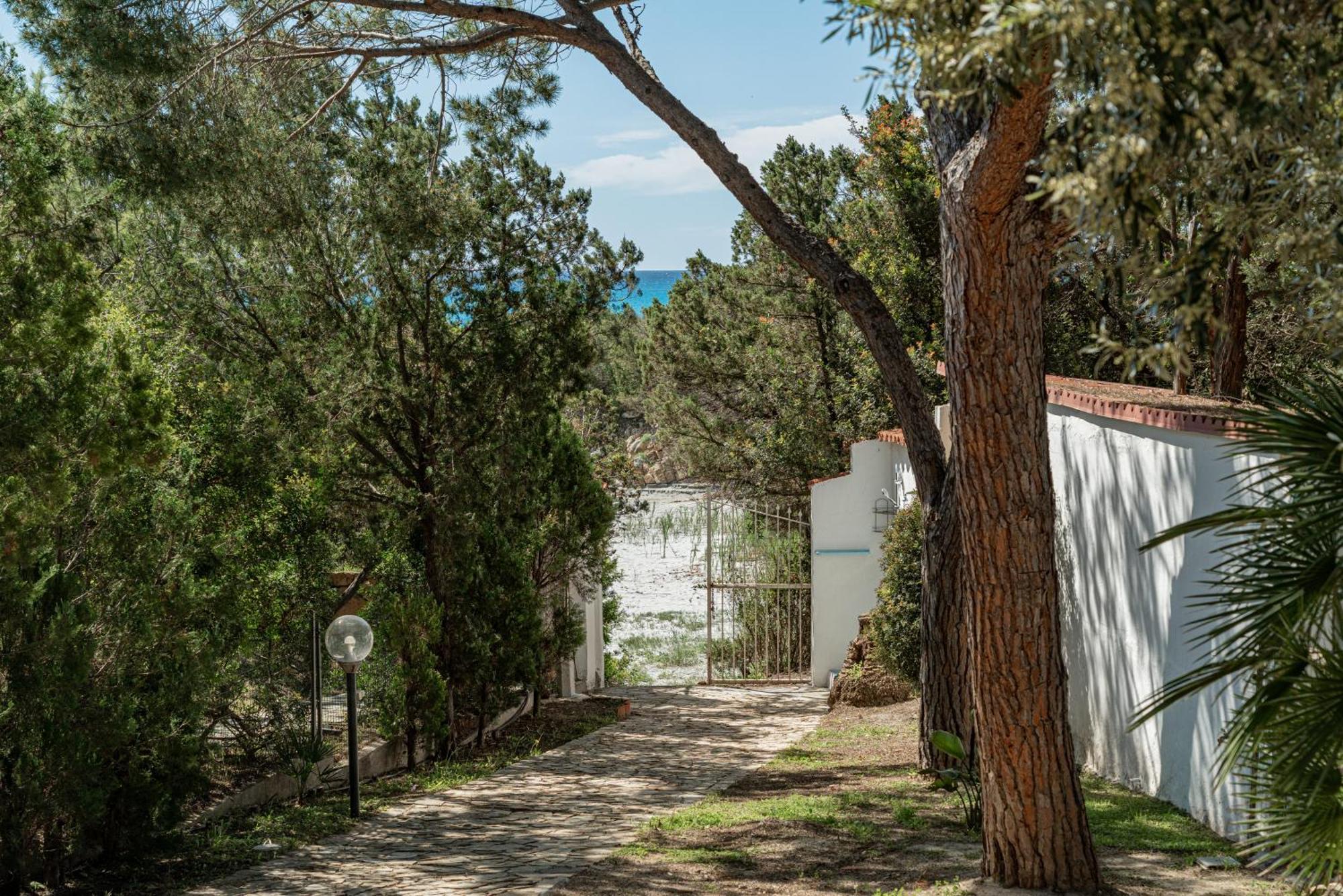 Casa Donatella, In Riva Al Mare! Villa Cala Liberotto Bagian luar foto