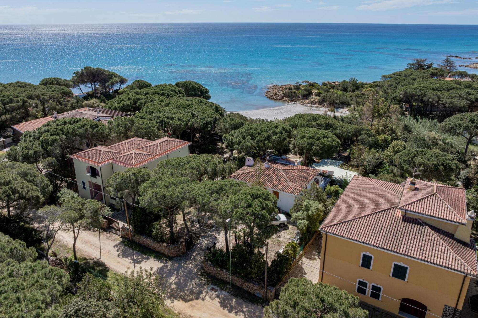 Casa Donatella, In Riva Al Mare! Villa Cala Liberotto Bagian luar foto
